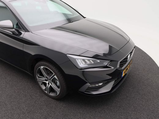 Seat Leon Sportstourer 1.5 TSI e-Hybrid FR PHEV First Edition Adaptive Cruise | Carplay| Camera | Privacy Glas | Parkeer... ActivLease financial lease