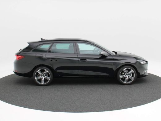 Seat Leon Sportstourer 1.5 TSI e-Hybrid FR PHEV First Edition Adaptive Cruise | Carplay| Camera | Privacy Glas | Parkeer... ActivLease financial lease