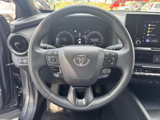 Toyota C-HR 1.8 Hybrid 140 Dynamic Ultimate | 06-10141018 Voor meer informatie ActivLease financial lease