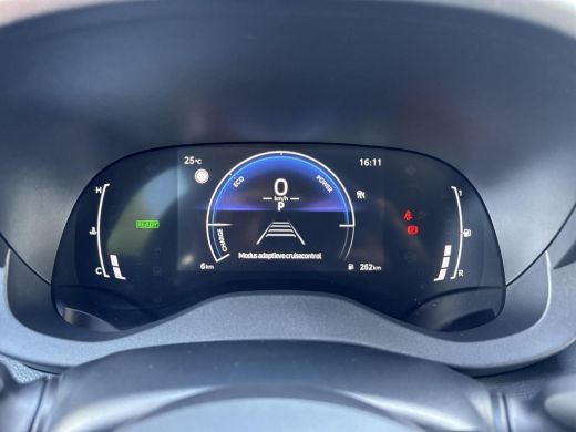 Toyota Yaris Cross 1.5 Hybrid 115 Dynamic Ultimate | 06-10141018 Voor meer informatie ActivLease financial lease