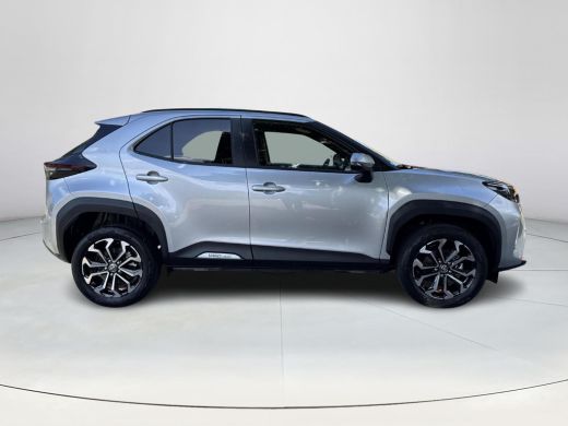 Toyota Yaris Cross 1.5 Hybrid 115 Dynamic Ultimate | 06-10141018 Voor meer informatie ActivLease financial lease