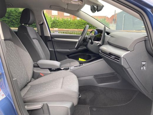 Volkswagen Golf Life Edition eHybrid | 'App-Connect' draadloze smartphone integratie | Achterbank in ongelijke de... ActivLease financial lease