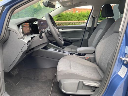 Volkswagen Golf Life Edition eHybrid | 'App-Connect' draadloze smartphone integratie | Achterbank in ongelijke de... ActivLease financial lease