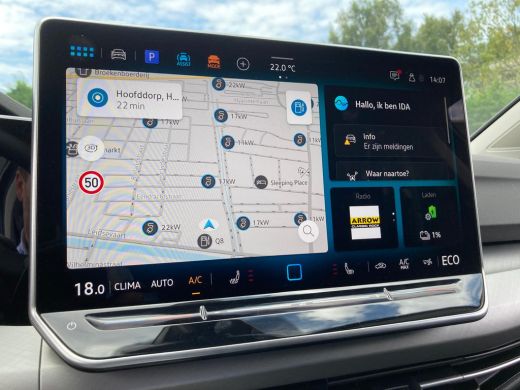 Volkswagen Golf Life Edition eHybrid | 'App-Connect' draadloze smartphone integratie | Achterbank in ongelijke de... ActivLease financial lease