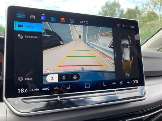 Volkswagen Golf Life Edition eHybrid | 'App-Connect' draadloze smartphone integratie | Achterbank in ongelijke de... ActivLease financial lease
