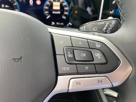 Volkswagen Golf Life Edition eHybrid | 'App-Connect' draadloze smartphone integratie | Achterbank in ongelijke de... ActivLease financial lease