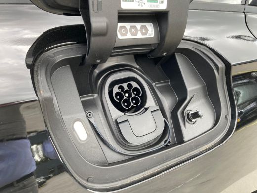 Volkswagen ID.7 Pro Business | Achterbank in ongelijke delen neerklapbaar incl. middenarmsteun en doorlaadmogelij... ActivLease financial lease