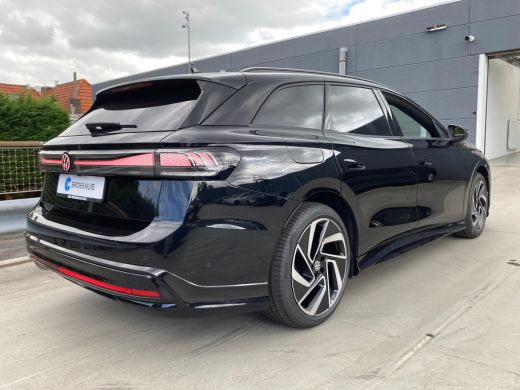 Volkswagen ID.7 Pro Business | Achterbank in ongelijke delen neerklapbaar incl. middenarmsteun en doorlaadmogelij... ActivLease financial lease