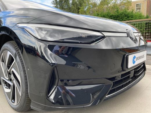 Volkswagen ID.7 Pro Business | Achterbank in ongelijke delen neerklapbaar incl. middenarmsteun en doorlaadmogelij... ActivLease financial lease