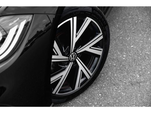 Volkswagen Polo 1.0 TSI DSG R-Line | Panorama Dak | Camera | | Achteruitrijcamera | Elektrisch glazen panorama-dak ActivLease financial lease