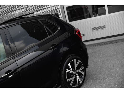 Volkswagen Polo 1.0 TSI DSG R-Line | Panorama Dak | Camera | | Achteruitrijcamera | Elektrisch glazen panorama-dak ActivLease financial lease