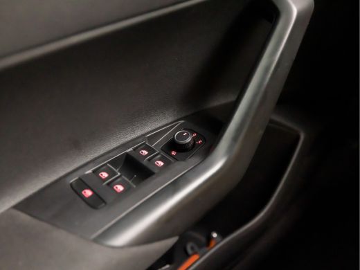 Volkswagen Polo 1.0 TSI R-Line Sport (VIRTUAL COCKPIT, LEDER, APPLE CARPLAY, CLIMATE, ZWART HEMEL, ADAPTIVE CRUIS... ActivLease financial lease