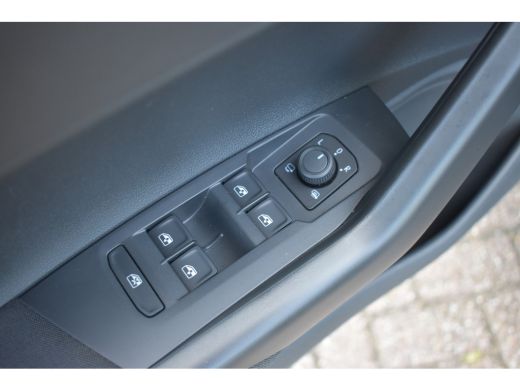 Volkswagen Polo Life Edition | 'App-Connect' draadloze smartphone integratie | Airconditioning automatisch (Clima... ActivLease financial lease