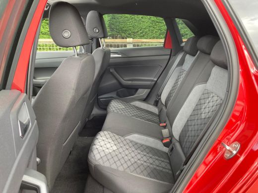 Volkswagen Polo R-Line Edition | 'App-Connect' draadloze smartphone integratie | Achterlichten LED | Afstandscont... ActivLease financial lease