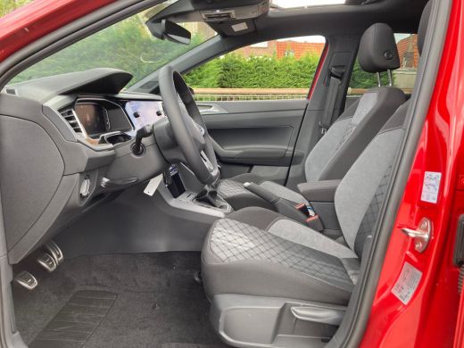 Volkswagen Polo R-Line Edition | 'App-Connect' draadloze smartphone integratie | Achterlichten LED | Afstandscont... ActivLease financial lease