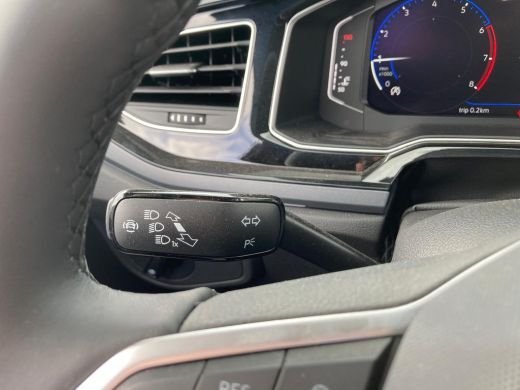 Volkswagen Polo R-Line Edition | 'App-Connect' draadloze smartphone integratie | Achterlichten LED | Afstandscont... ActivLease financial lease