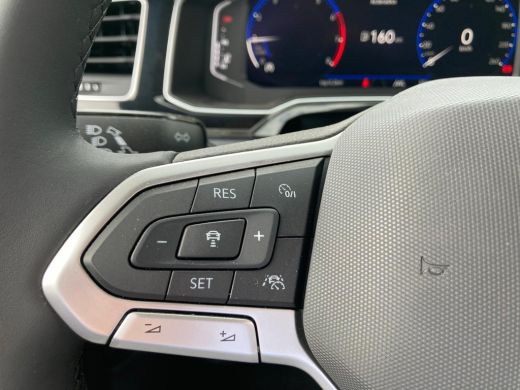 Volkswagen Polo R-Line Edition | 'App-Connect' draadloze smartphone integratie | Achterlichten LED | Afstandscont... ActivLease financial lease
