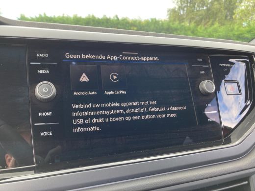Volkswagen Polo R-Line Edition | 'App-Connect' draadloze smartphone integratie | Achterlichten LED | Afstandscont... ActivLease financial lease