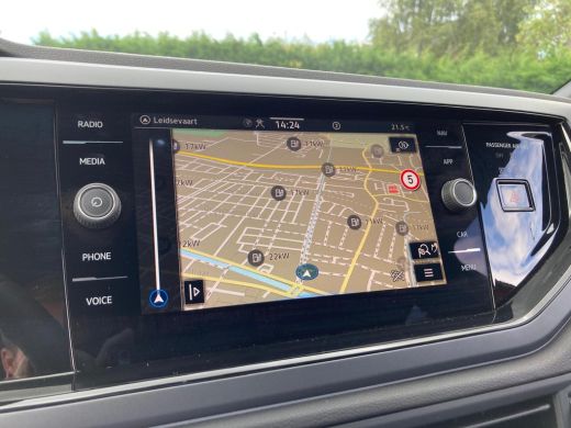 Volkswagen Polo R-Line Edition | 'App-Connect' draadloze smartphone integratie | Achterlichten LED | Afstandscont... ActivLease financial lease