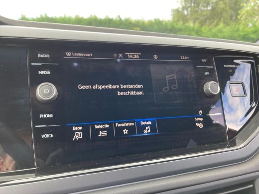 Volkswagen Polo R-Line Edition | 'App-Connect' draadloze smartphone integratie | Achterlichten LED | Afstandscont... ActivLease financial lease