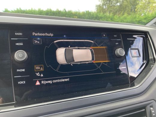 Volkswagen Polo R-Line Edition | 'App-Connect' draadloze smartphone integratie | Achterlichten LED | Afstandscont... ActivLease financial lease