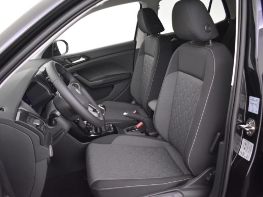 Volkswagen T-Cross Life Edition | 'App-Connect' draadloze smartphone integratie | Achterlichten LED | Afstandscontro... ActivLease financial lease