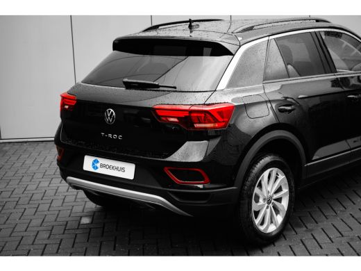 Volkswagen T-Roc Life Edition Inclusief €2000,- inruilvoordeel | 'App-Connect' draadloze smartphone integratie | '... ActivLease financial lease