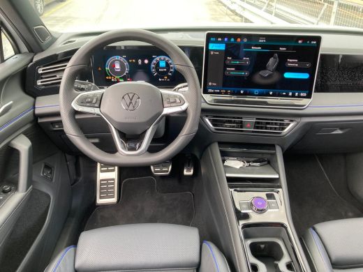Volkswagen Tiguan R-Line Edition - eHybrid | 'App-Connect' draadloze smartphone integratie | Automatische afstandsr... ActivLease financial lease