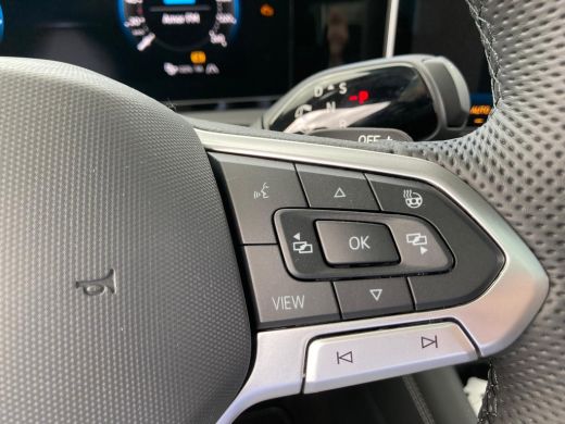 Volkswagen Tiguan R-Line Edition - eHybrid | 'App-Connect' draadloze smartphone integratie | Automatische afstandsr... ActivLease financial lease