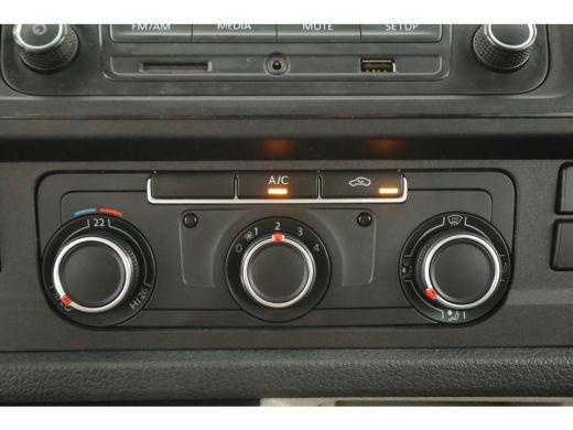 Volkswagen Transporter 2.0 TDI L2H1 | Dubbele Cabine | 5 Persoons | Airco Cruise PDC Trekhaak ActivLease financial lease