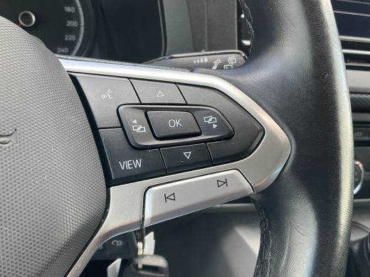 Volkswagen Transporter 6-Pers 2.0 TDI L2H1 DC Bulli Leer Cam Trekhaak Lang 6 Persoons Dubbele Cabine ActivLease financial lease