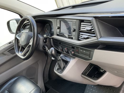 Volkswagen Transporter 6-Pers 2.0 TDI L2H1 DC Bulli Leer Cam Trekhaak Lang 6 Persoons Dubbele Cabine ActivLease financial lease