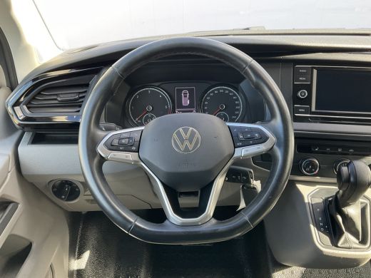 Volkswagen Transporter 6-Pers 2.0 TDI L2H1 DC Bulli Leer Cam Trekhaak Lang 6 Persoons Dubbele Cabine ActivLease financial lease