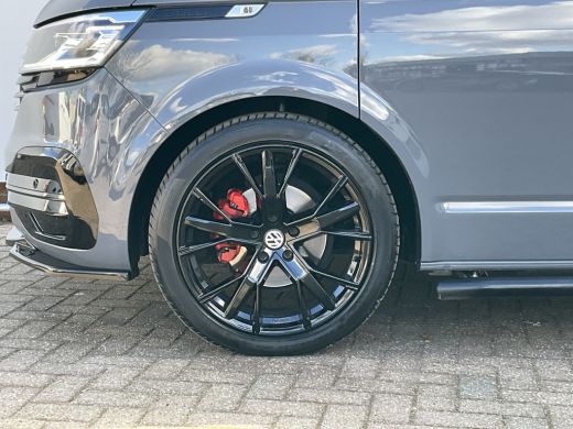 Volkswagen Transporter 6-Pers 2.0 TDI L2H1 DC Bulli Leer Cam Trekhaak Lang 6 Persoons Dubbele Cabine ActivLease financial lease