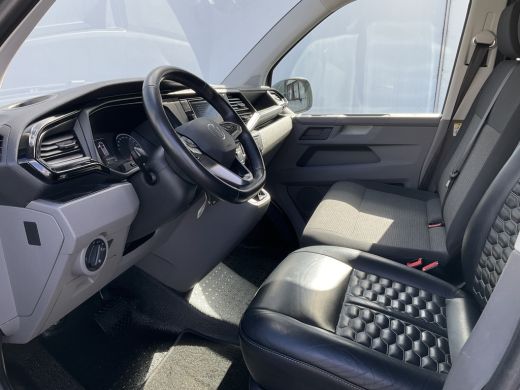 Volkswagen Transporter 6-Pers 2.0 TDI L2H1 DC Bulli Leer Cam Trekhaak Lang 6 Persoons Dubbele Cabine ActivLease financial lease