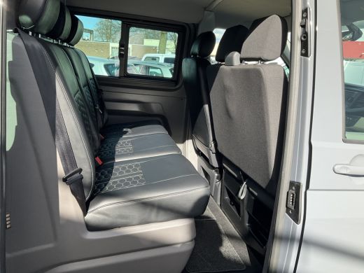 Volkswagen Transporter 6-Pers 2.0 TDI L2H1 DC Bulli Leer Cam Trekhaak Lang 6 Persoons Dubbele Cabine ActivLease financial lease