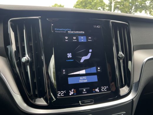 Volvo  V60 T8 Recharge AWD R-Design | Stoel Massage & Ventilatie | Harman Kardon | Trekhaak | Stoel en stuur... ActivLease financial lease