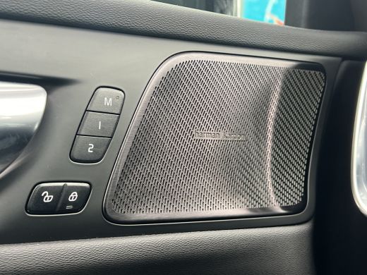 Volvo  V60 T8 Recharge AWD R-Design | Stoel Massage & Ventilatie | Harman Kardon | Trekhaak | Stoel en stuur... ActivLease financial lease
