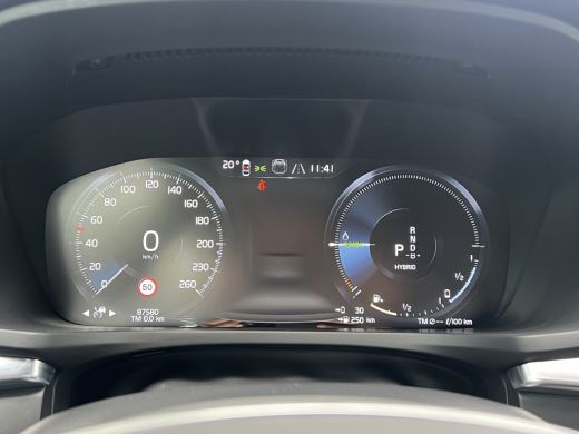 Volvo  V60 T8 Recharge AWD R-Design | Stoel Massage & Ventilatie | Harman Kardon | Trekhaak | Stoel en stuur... ActivLease financial lease