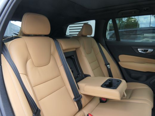 Volvo  V60 T6 Ultra Dark Recharge Plug-In Hybrid AWD | Massage | Panoramadak | Heico | Styling Kit | 360 Cam... ActivLease financial lease