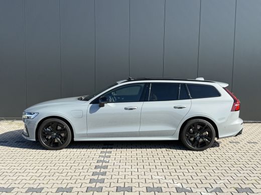 Volvo  V60 T6 Ultra Dark Recharge Plug-In Hybrid AWD | Massage | Panoramadak | Heico | Styling Kit | 360 Cam... ActivLease financial lease