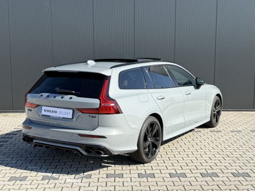 Volvo  V60 T6 Ultra Dark Recharge Plug-In Hybrid AWD | Massage | Panoramadak | Heico | Styling Kit | 360 Cam... ActivLease financial lease