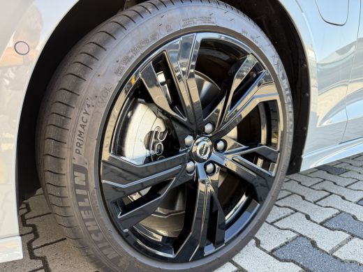 Volvo  V60 T6 Ultra Dark Recharge Plug-In Hybrid AWD | Massage | Panoramadak | Heico | Styling Kit | 360 Cam... ActivLease financial lease