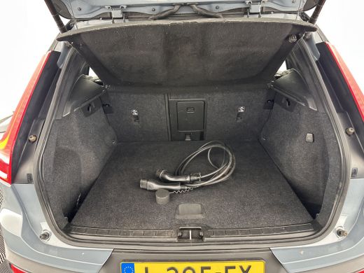 Volvo  XC40 Recharge P8 AWD R-Design [ 3-Fase ] {SOH-89%} (INCL-BTW) *LEATHER-ALCANTARA | DIGI-COCKPIT | FULL... ActivLease financial lease