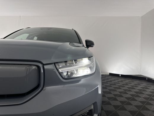 Volvo  XC40 Recharge P8 AWD R-Design [ 3-Fase ] {SOH-89%} (INCL-BTW) *LEATHER-ALCANTARA | DIGI-COCKPIT | FULL... ActivLease financial lease