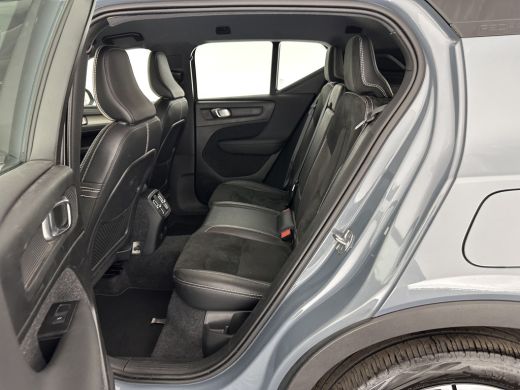Volvo  XC40 Recharge P8 AWD R-Design [ 3-Fase ] {SOH-89%} (INCL-BTW) *LEATHER-ALCANTARA | DIGI-COCKPIT | FULL... ActivLease financial lease