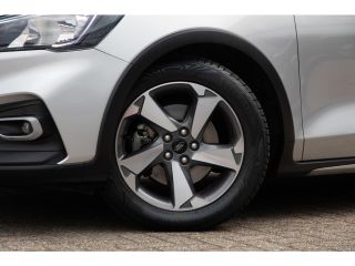 Ford Focus 1.5 EcoBoost Active Business | Trekhaak | Stuur/stoel/voorruitverwarming | Navigatie | Keyless | ...
