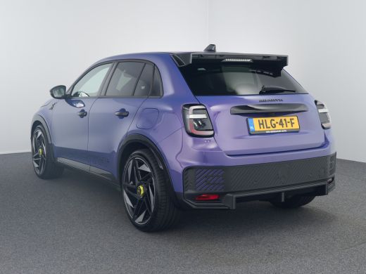 Abarth 600e Scorpionissima 54 kWh | Airco (automatisch) | Armsteun voor | Lederen/microvezel bekleding ActivLease financial lease