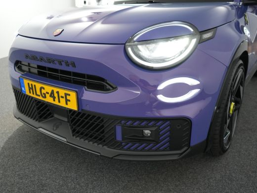 Abarth 600e Scorpionissima 54 kWh | Airco (automatisch) | Armsteun voor | Lederen/microvezel bekleding ActivLease financial lease