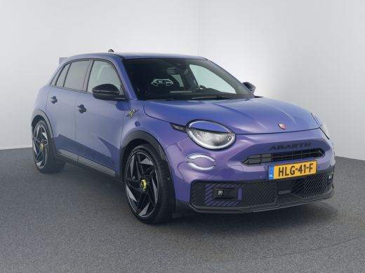 Abarth 600e Scorpionissima 54 kWh | Airco (automatisch) | Armsteun voor | Lederen/microvezel bekleding ActivLease financial lease